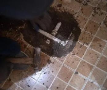 化德卫生间漏水维修公司为您分享下卫生间渗水如何处理及注意事项